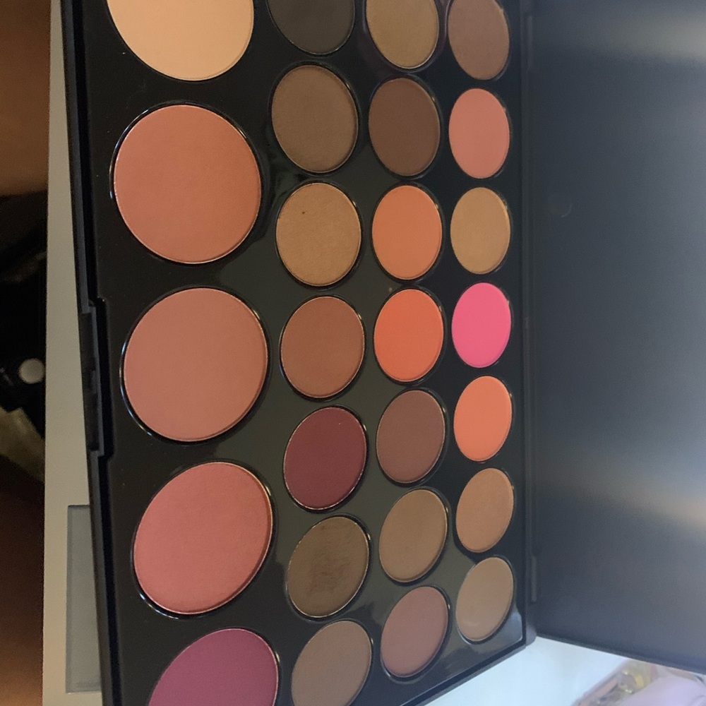 Blush, contour, eyeshadow palette